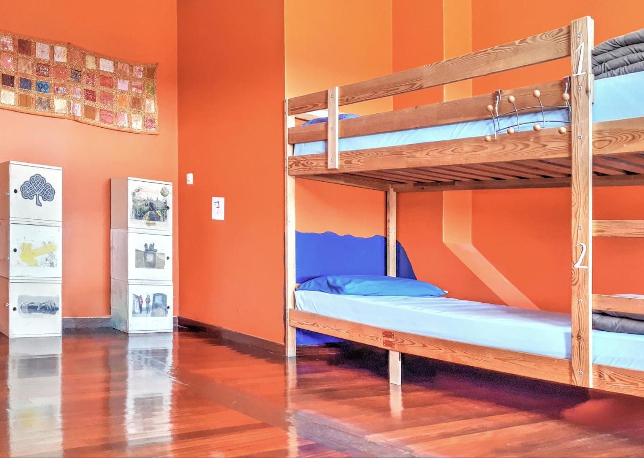 Meiga Backpackers Hostel سانتياغو دي كومبوستيلا المظهر الخارجي الصورة