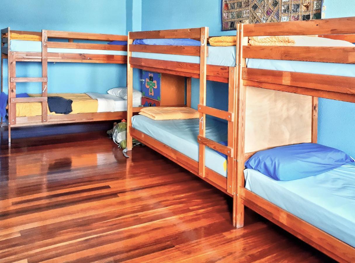 Meiga Backpackers Hostel سانتياغو دي كومبوستيلا المظهر الخارجي الصورة