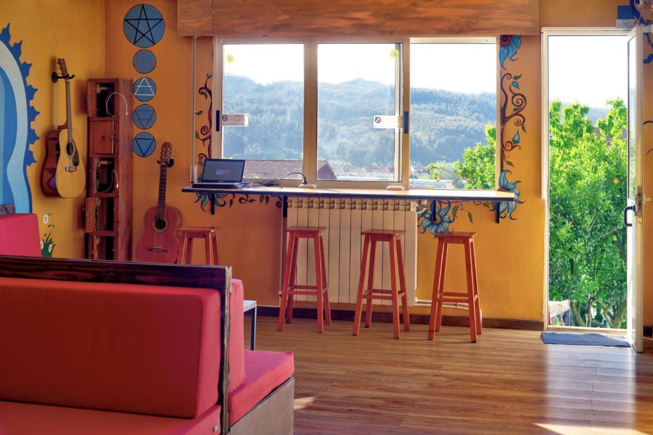 Meiga Backpackers Hostel سانتياغو دي كومبوستيلا المظهر الخارجي الصورة